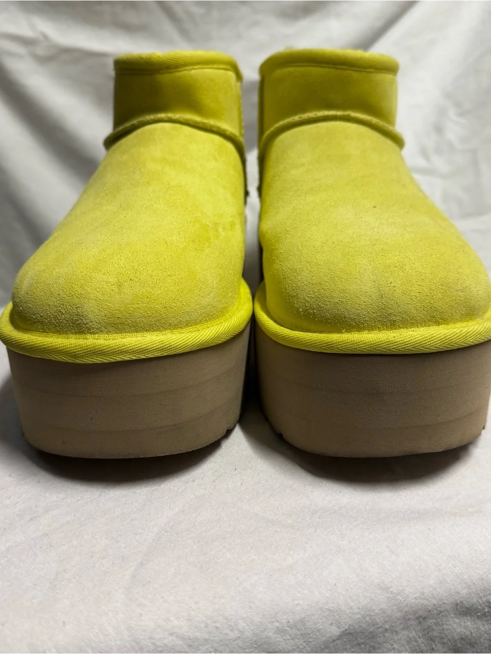 UGG Women’s Classic Ultra Mini Platform - sz 10
